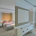 Te Stela & 4* Yrsheku