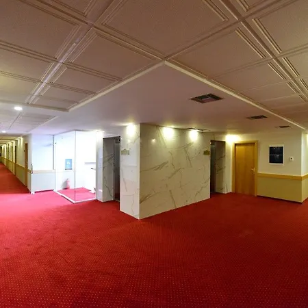 Te Stela & Üdülőközpont Yrsheku