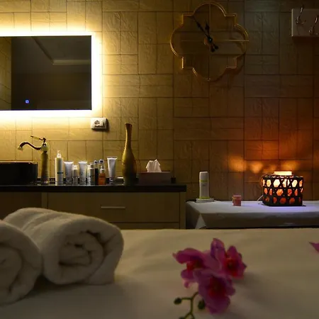 Te Stela & Resort Yrshek