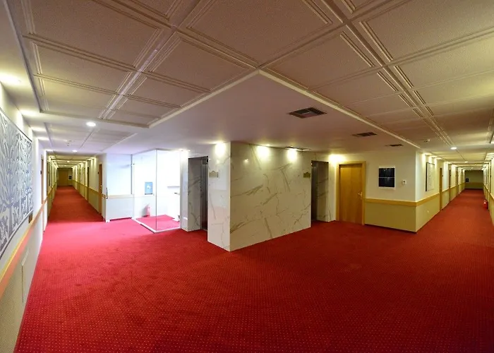 Te Stela & Üdülőközpont Yrsheku